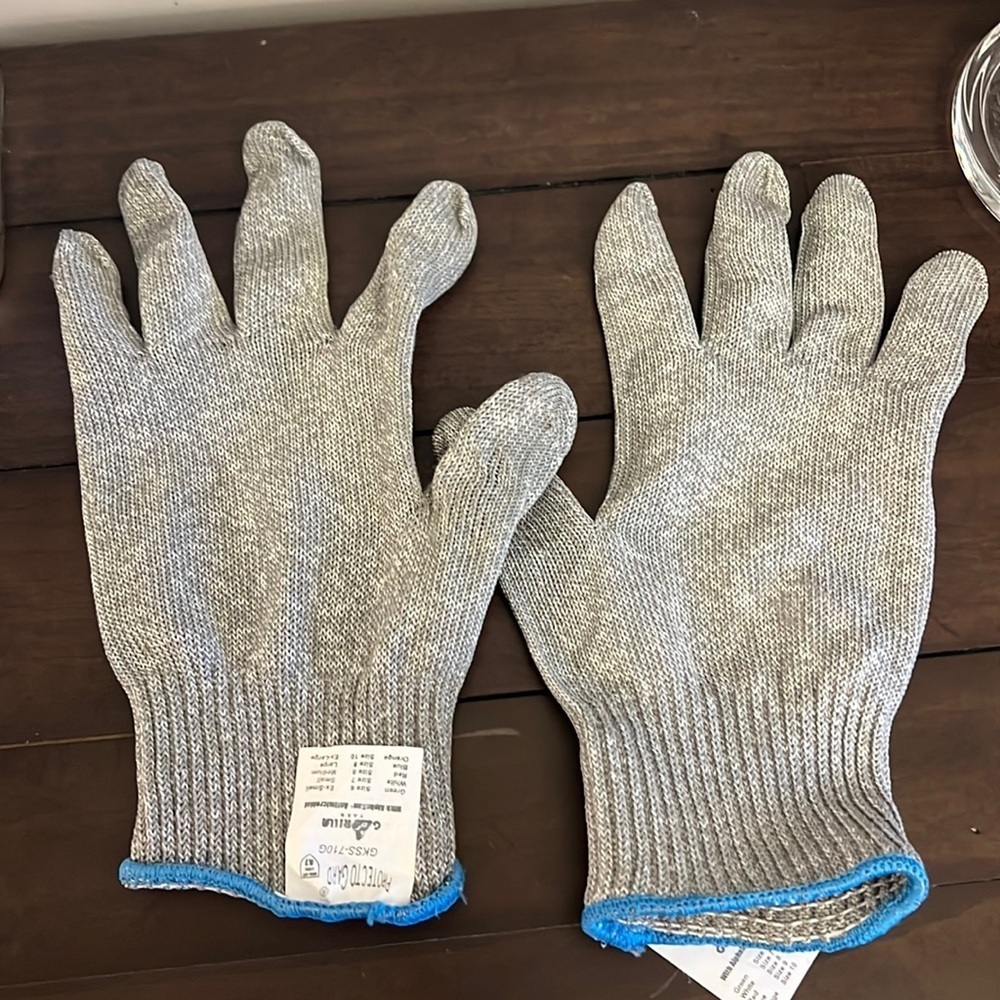 Protecto guard cutting gloves